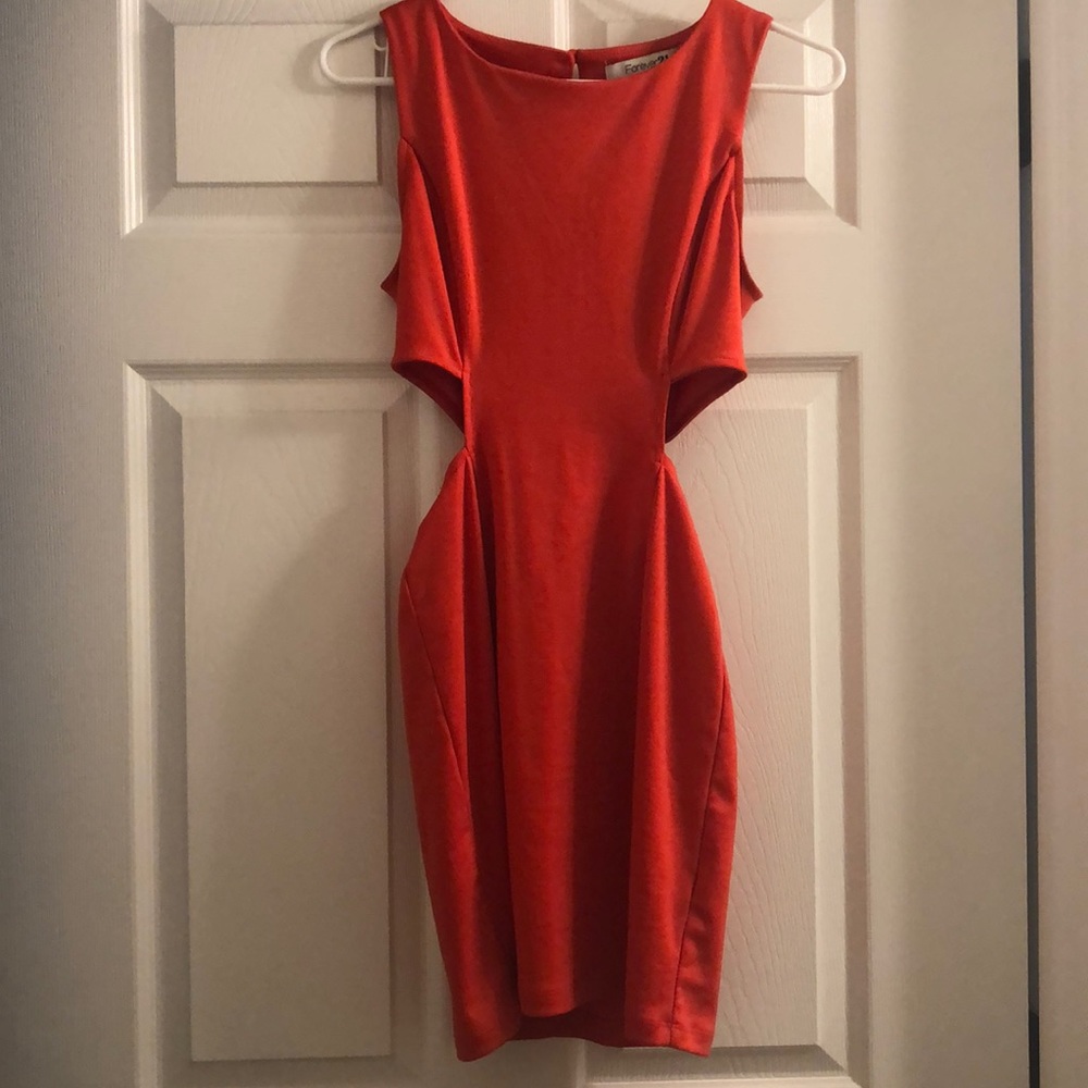 Side cute out mini dress